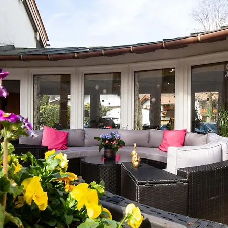 ホテル Berlin Tegernsee 3*