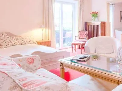 Berlin Tegernsee מלון